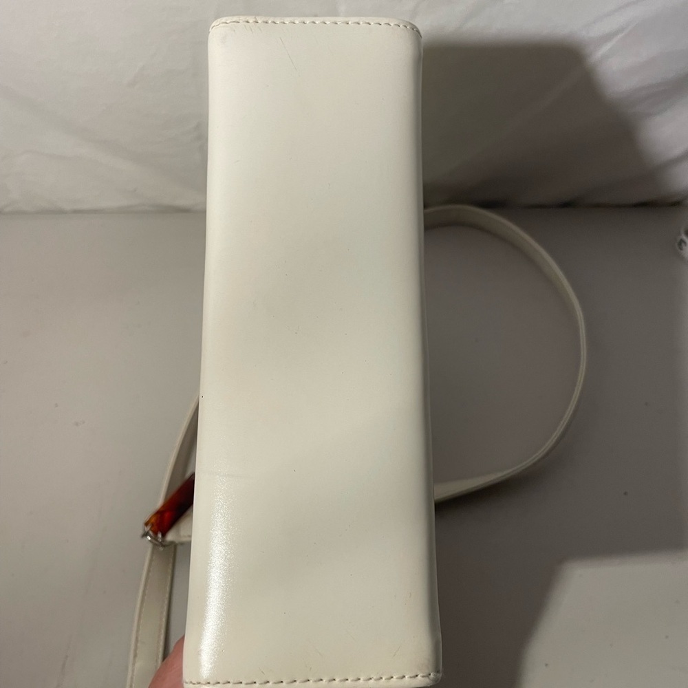 Daniel Ames Elegant White Crossbody Bag with tortoiseshell accents - Picture 8 of 9
